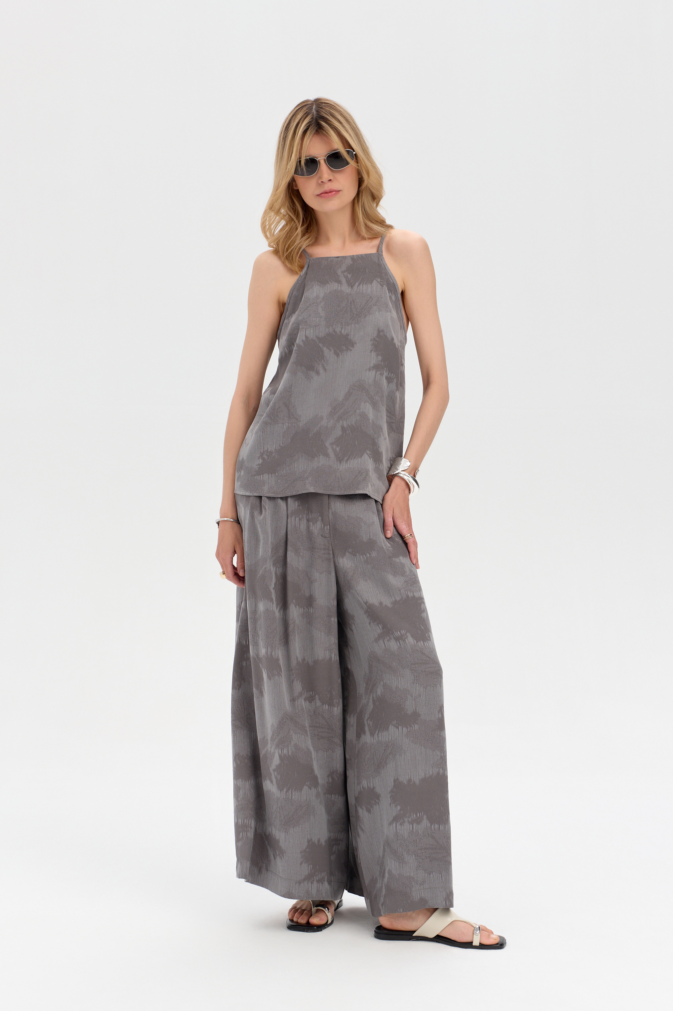 Flam Strappy Top In Grey